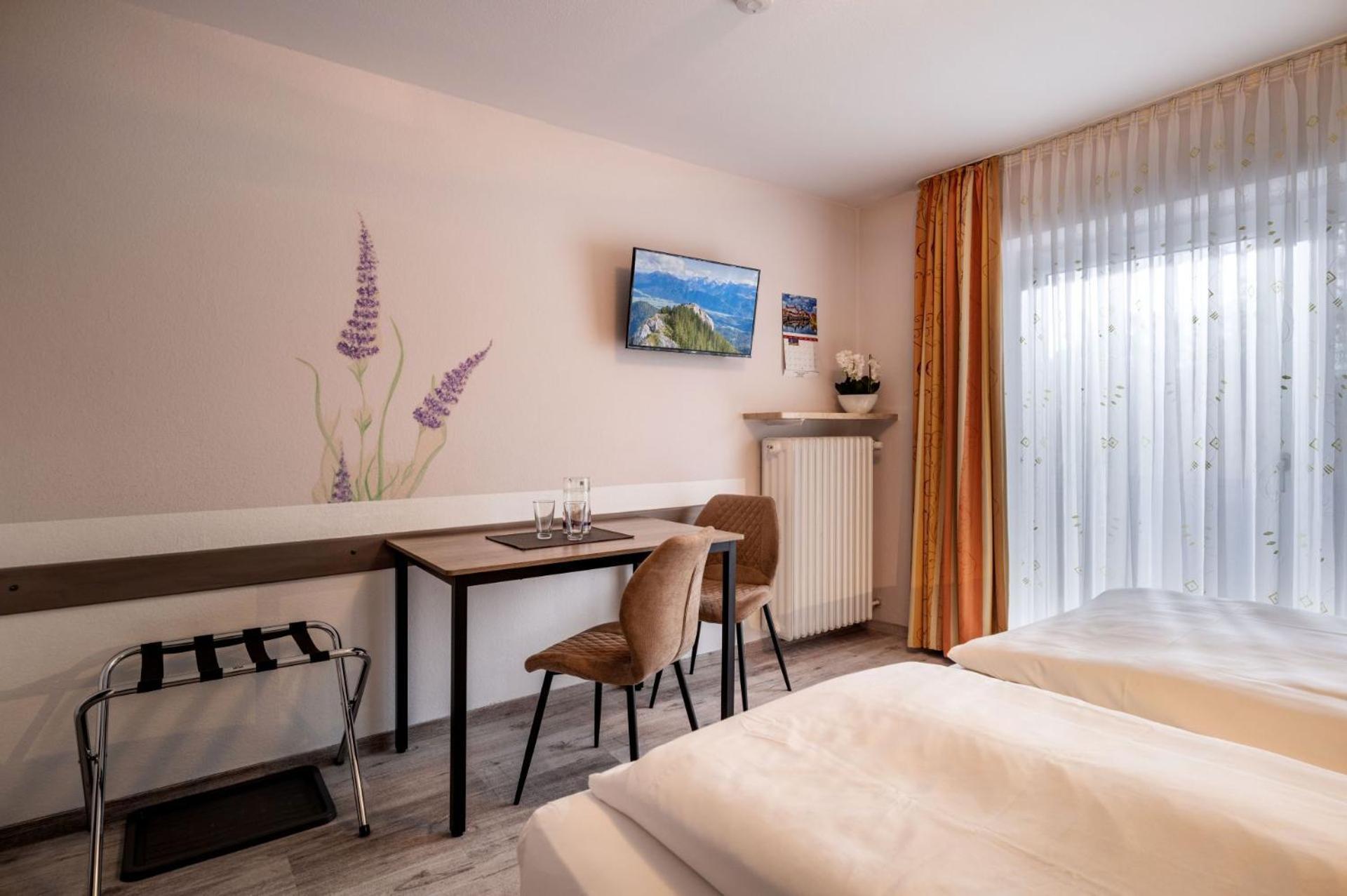 Double Room,1739425852:JPEG